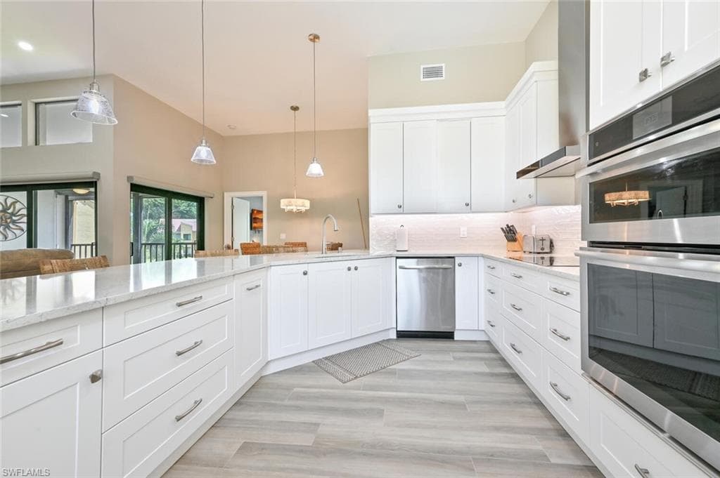 571 Beachwalk CIR S-202 NAPLES, FL 34108