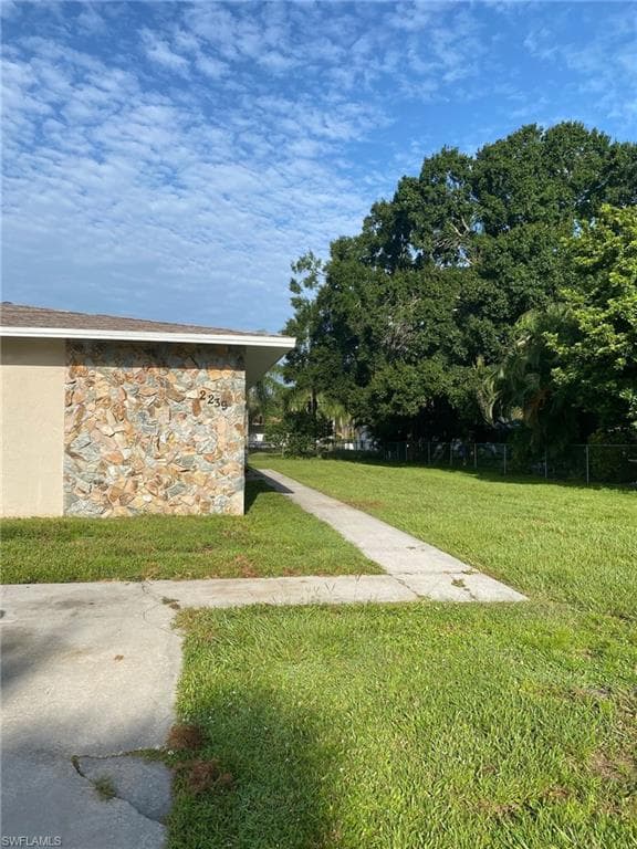 2239 Iris WAY FORT MYERS, FL 33905
