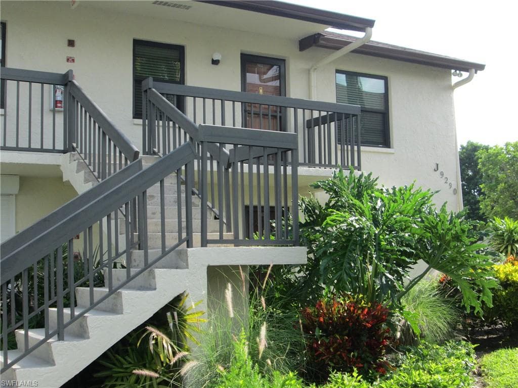 9290 Lake Park DR 206 FORT MYERS, FL 33919