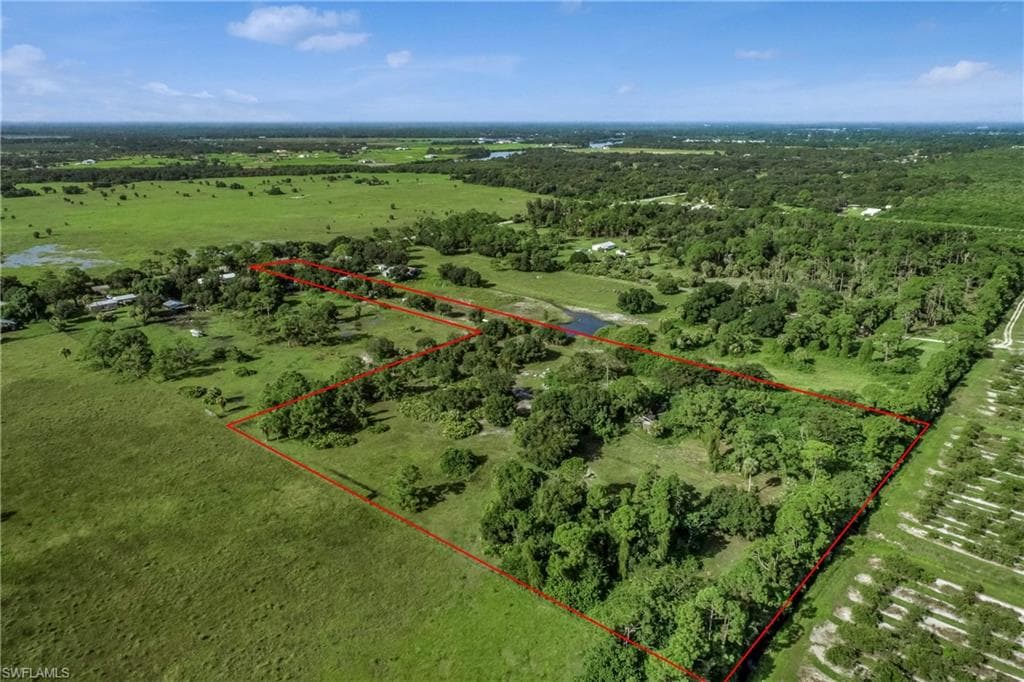 23691 N River RD ALVA, FL 33920