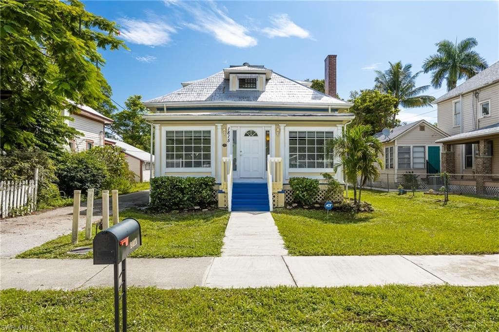 1815 Hough ST FORT MYERS, FL 33901