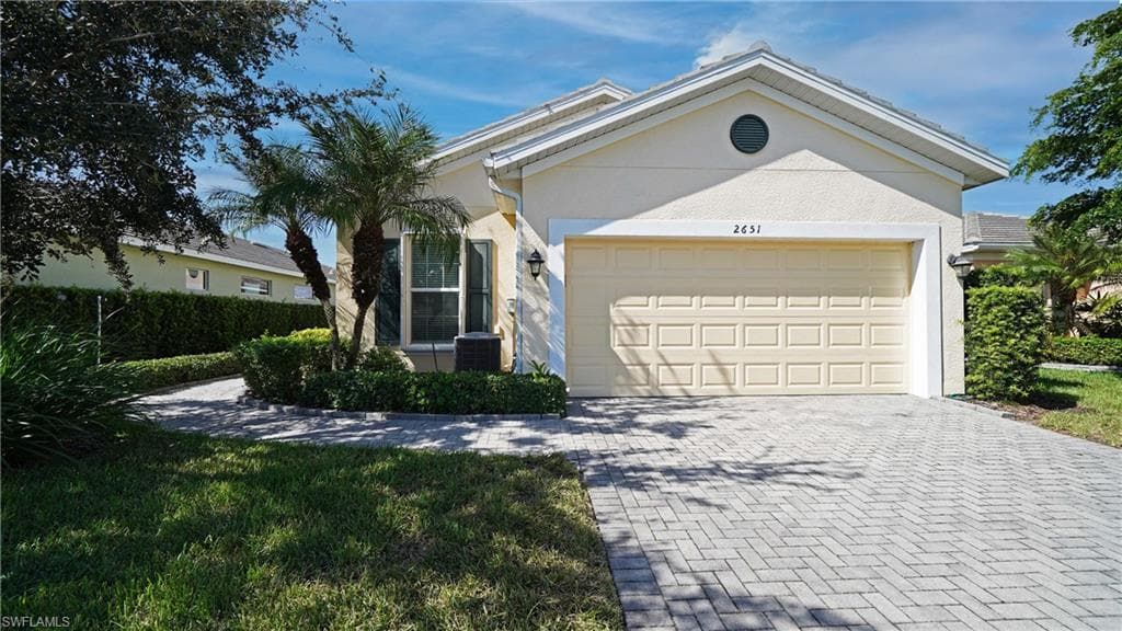 2651 Vareo CT CAPE CORAL, FL 33991