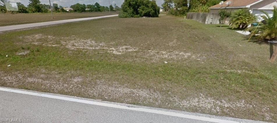1501 S Gator CIR CAPE CORAL, FL 33909