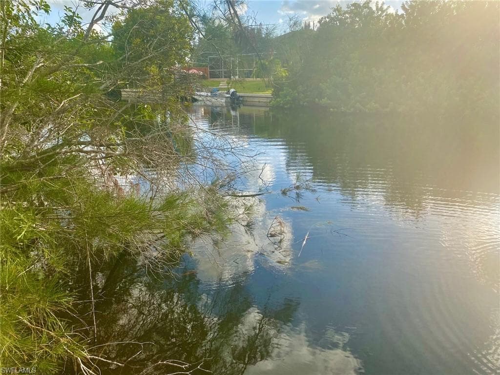 1112 28th AVE CAPE CORAL, FL 33993