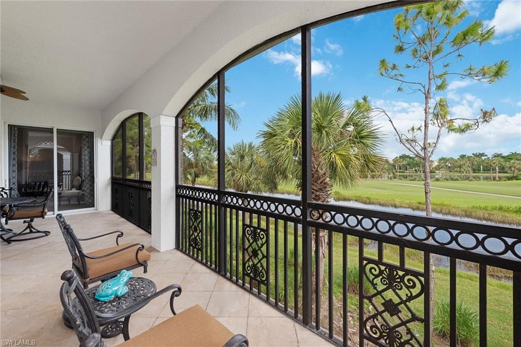 9074 Cascada WAY 202 NAPLES, FL 34114