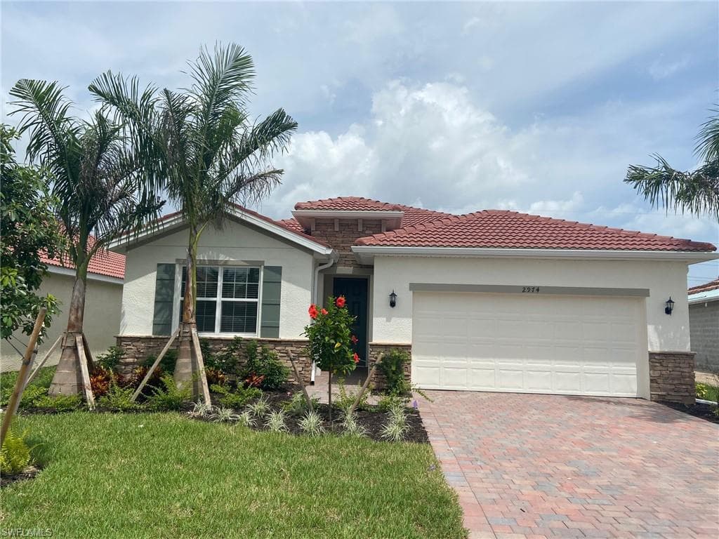 2974 Royal Gardens AVE FORT MYERS, FL 33916