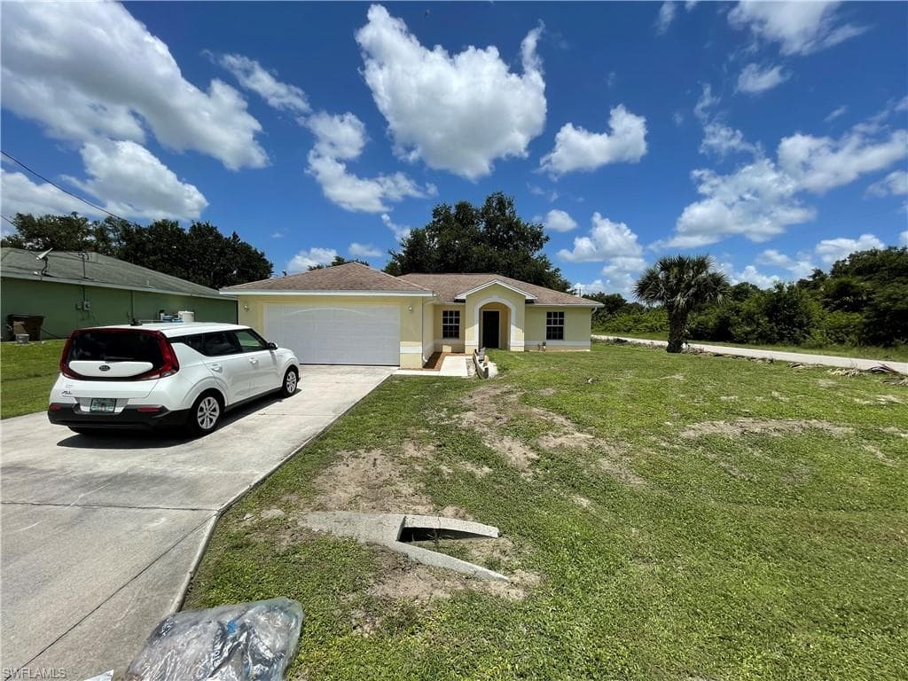 2900 43rd ST SW LEHIGH ACRES, FL 33976