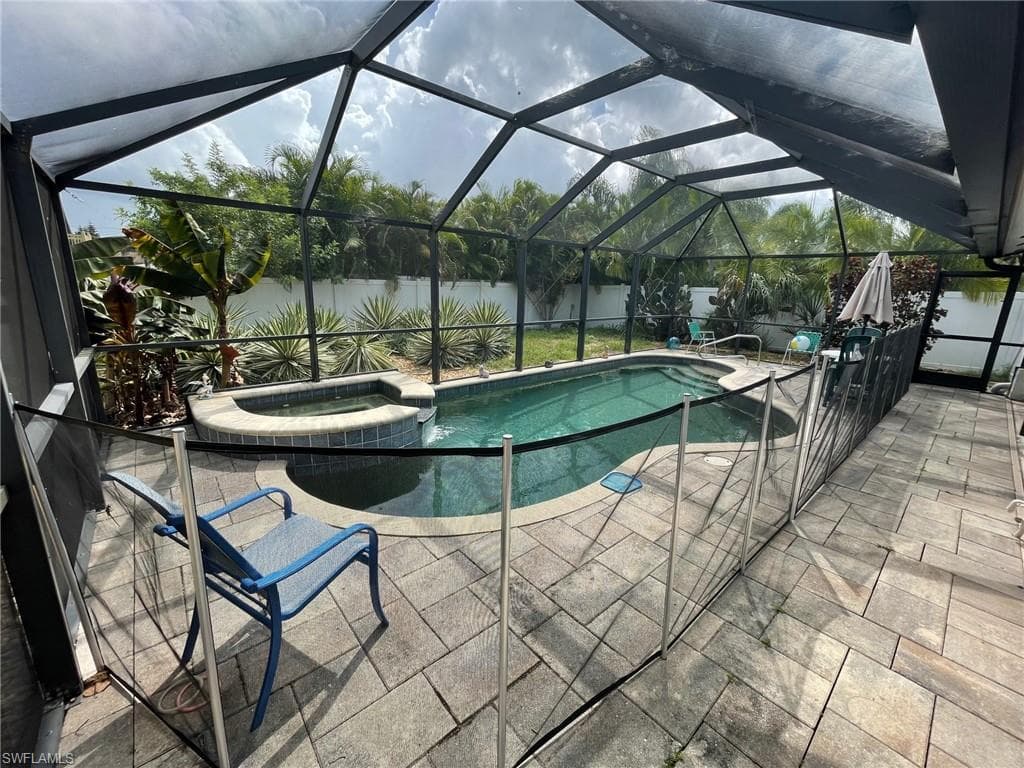 2543 SE 25th AVE CAPE CORAL, FL 33904