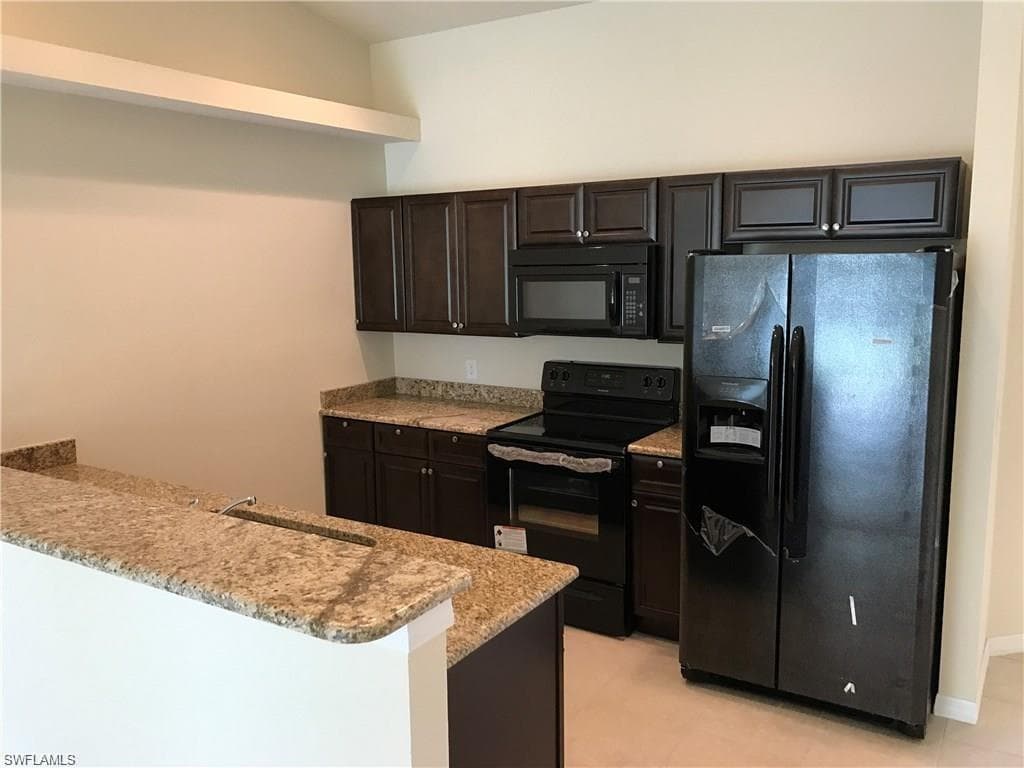 908 SE 6th CT CAPE CORAL, FL 33990