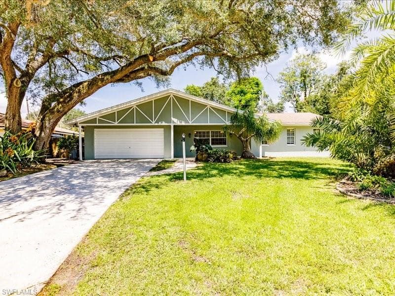4715 Mi Casa CT FORT MYERS, FL 33901