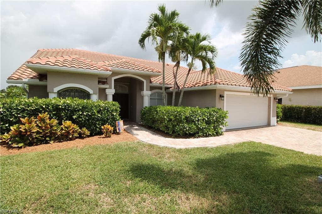 2174 E Crown Pointe BLVD NAPLES, FL 34112