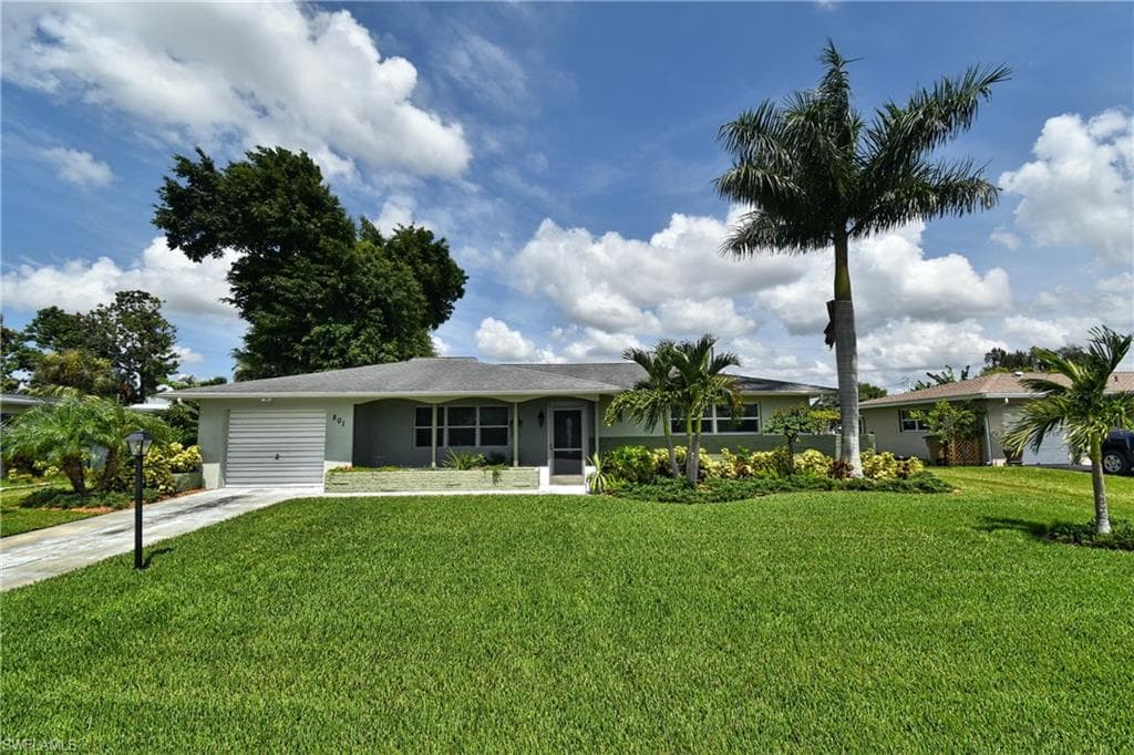 801 Monet ST LEHIGH ACRES, FL 33936