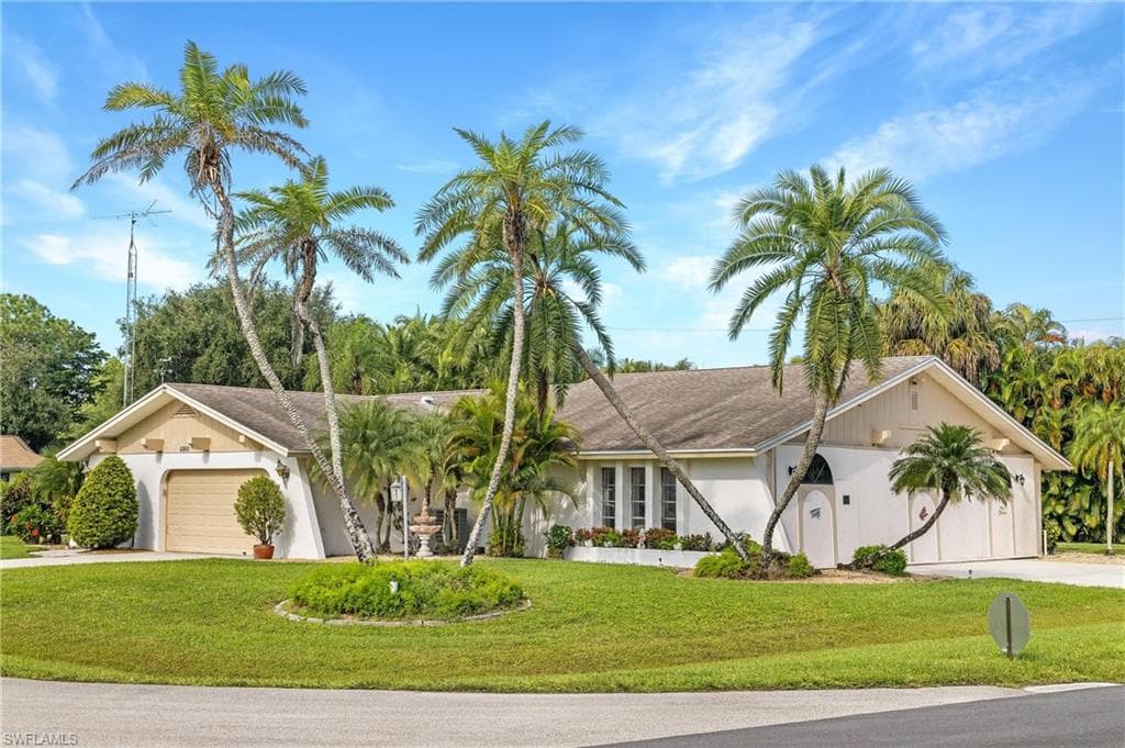 6860 Cherokee AVE FORT MYERS, FL 33905