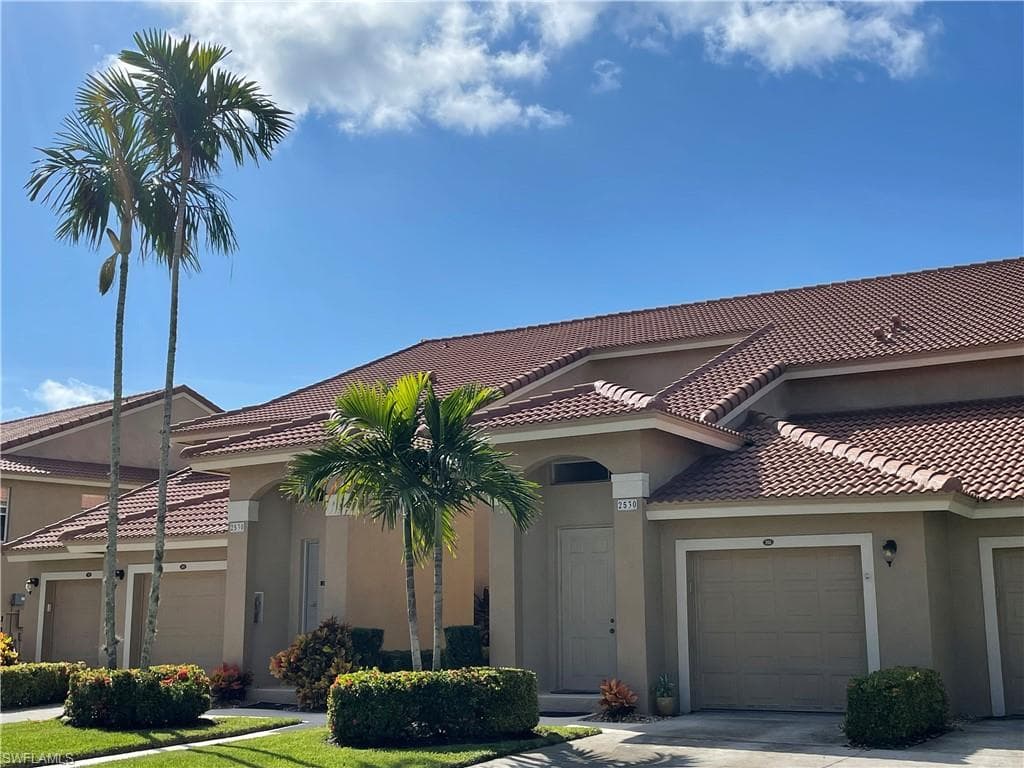 2530 Aspen Creek LN 202 NAPLES, FL 34119