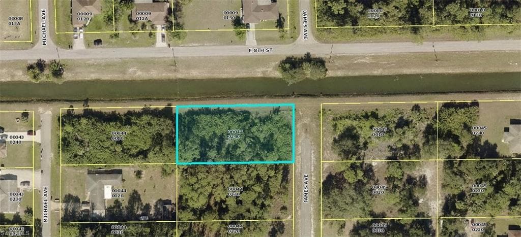 723 James AVE LEHIGH ACRES, FL 33936