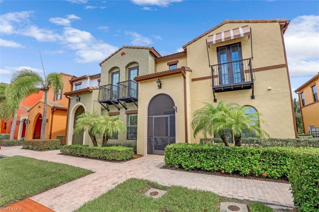 9067 Capistrano ST N 4501 NAPLES, FL 34113
