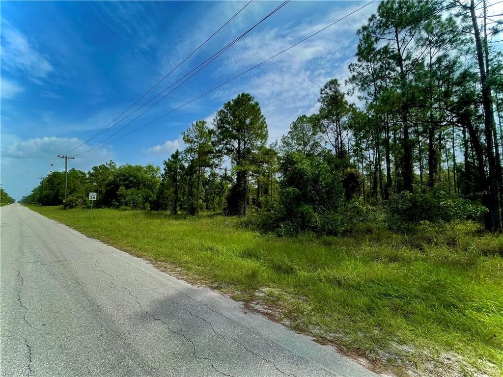 4 Moore AVE LEHIGH ACRES, FL 33936