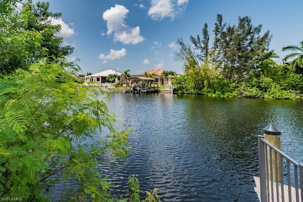 2827 SW 35th LN CAPE CORAL, FL 33914
