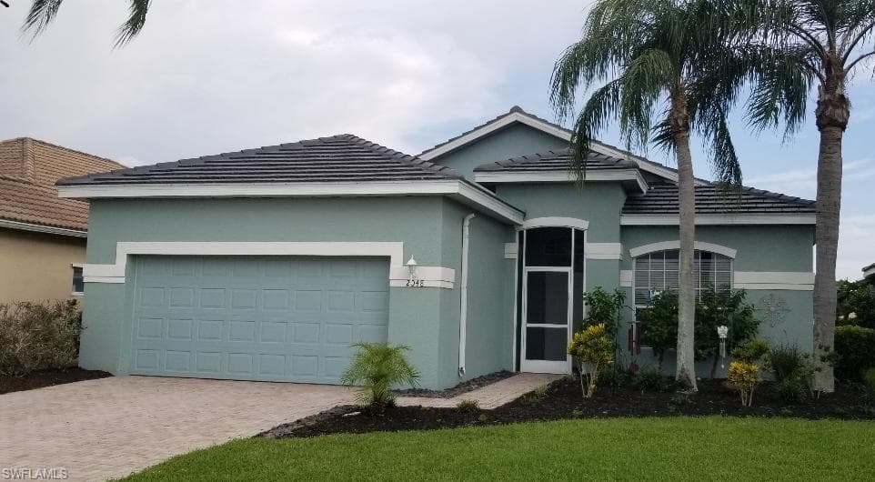 2048 Oxford Ridge CIR LEHIGH ACRES, FL 33973