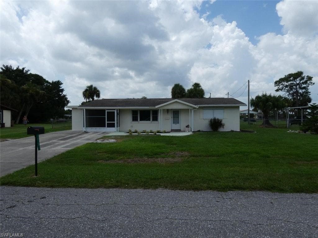 19 Greenwood AVE LEHIGH ACRES, FL 33936