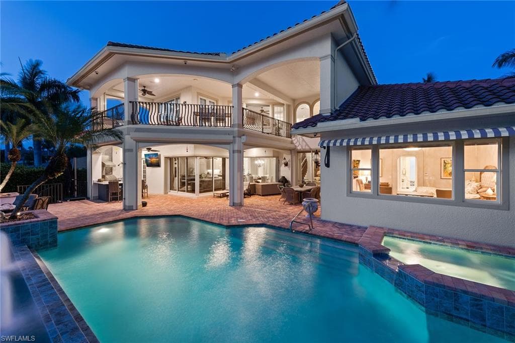 3885 Crayton RD NAPLES, FL 34103