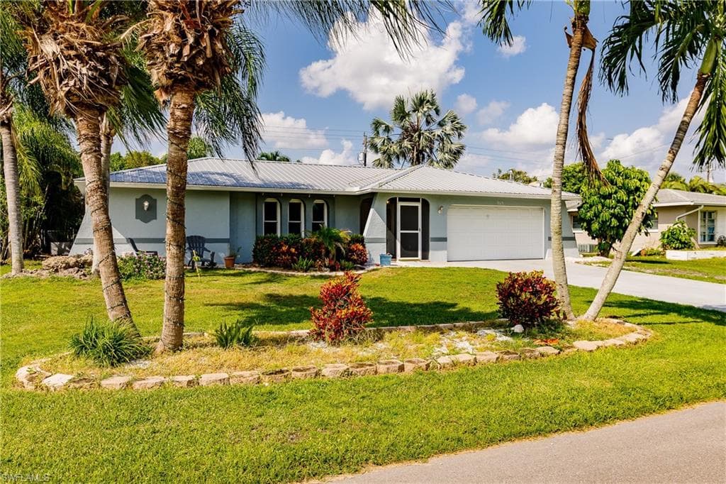 905 SE 26th TER CAPE CORAL, FL 33904