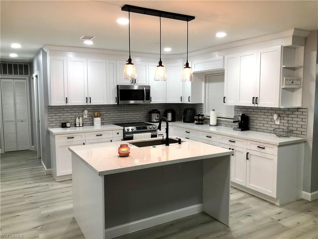 301 San Luiz AVE CLEWISTON, FL 33440