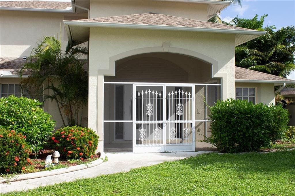1717 SE 10th ST CAPE CORAL, FL 33990