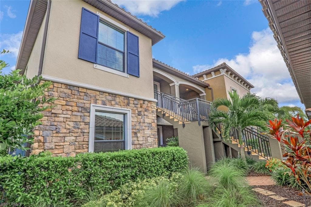 9426 Benvenuto CT 2-101 NAPLES, FL 34119