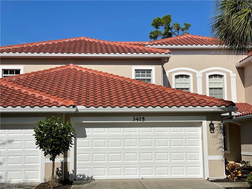 3415 Grand Cypress DR 101 NAPLES, FL 34119