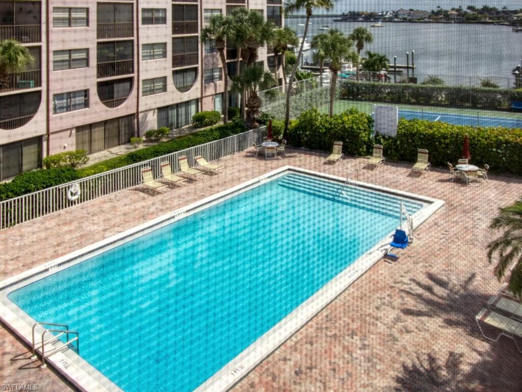 1023 Anglers CV E-406 MARCO ISLAND, FL 34145