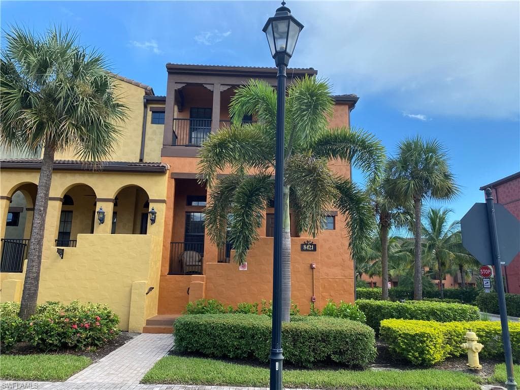 8421 Olinda WAY 3610 FORT MYERS, FL 33912