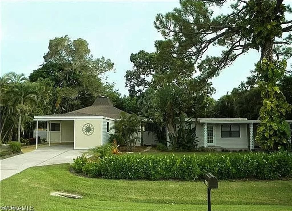 1266 Michigan AVE NAPLES, FL 34103