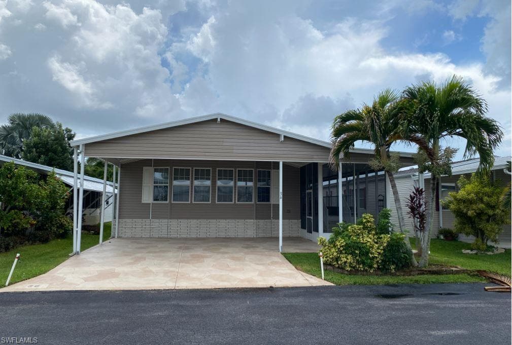 36 Amethyst AVE 36-A NAPLES, FL 34114
