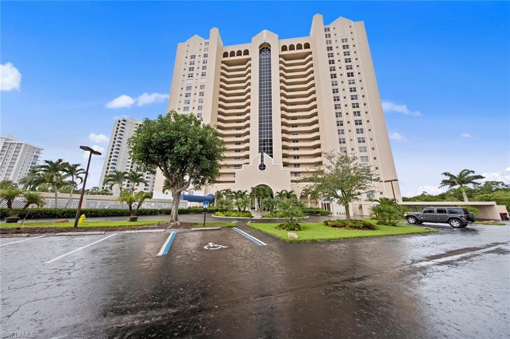 5550 HERON POINT DR 1003 NAPLES, FL 34108