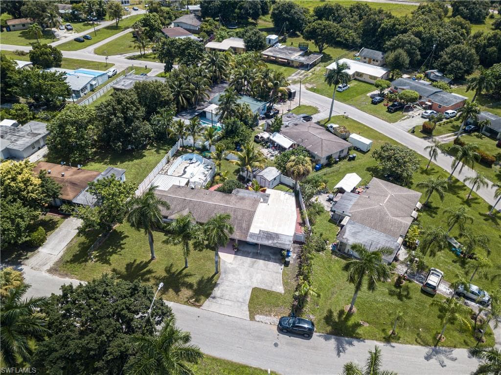 3918 Seminole AVE FORT MYERS, FL 33916