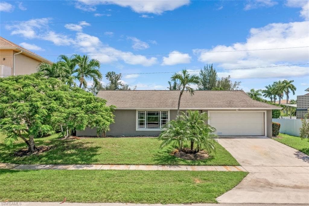181 Bahama AVE MARCO ISLAND, FL 34145
