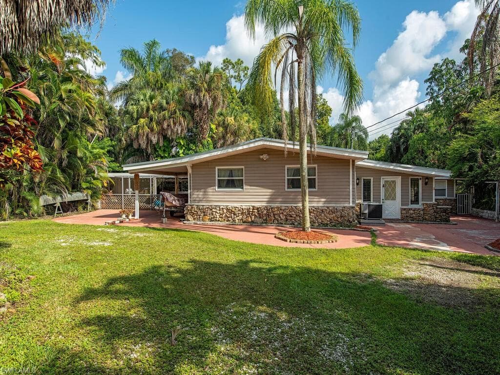 265 Price ST NAPLES, FL 34113