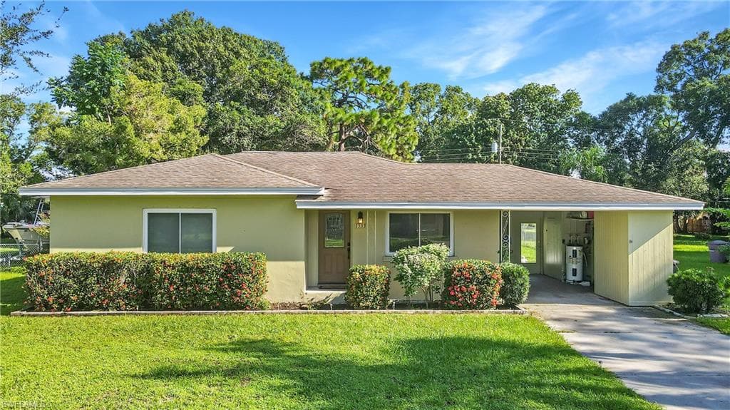 1533 Coconut DR FORT MYERS, FL 33901