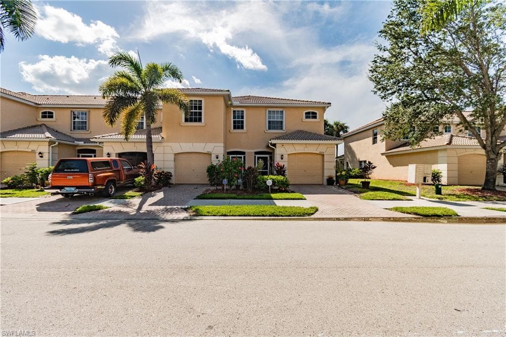 8674 Athena CT LEHIGH ACRES, FL 33971