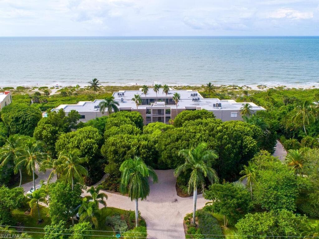 2929 Gulf DR 101 SANIBEL, FL 33957