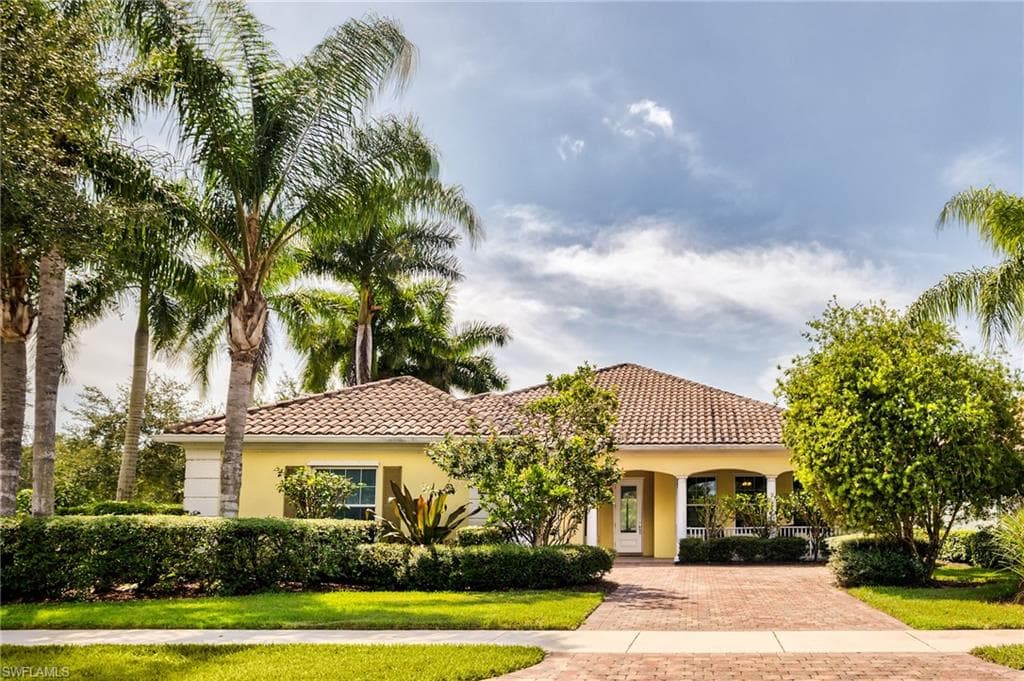 28946 Zamora CT BONITA SPRINGS, FL 34135