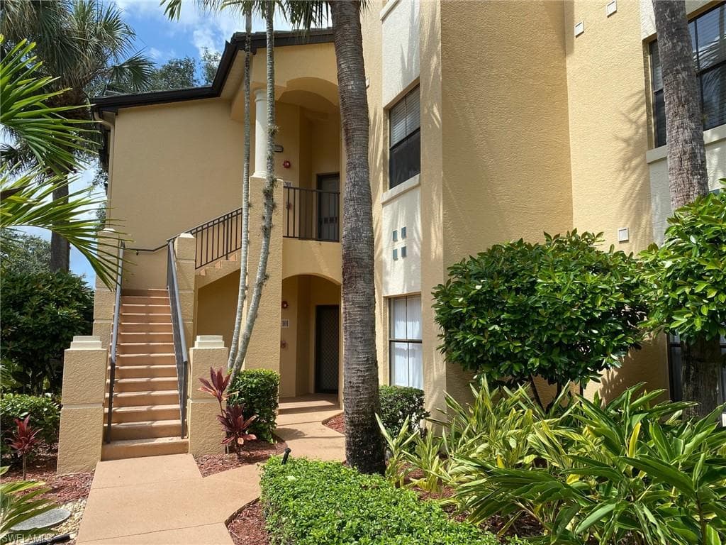155 Vintage CIR I-101 NAPLES, FL 34119