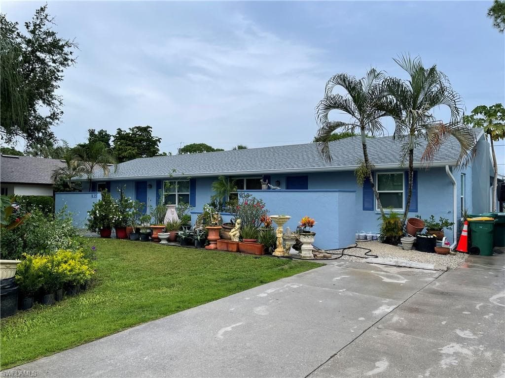 839 92nd AVE N NAPLES, FL 34108