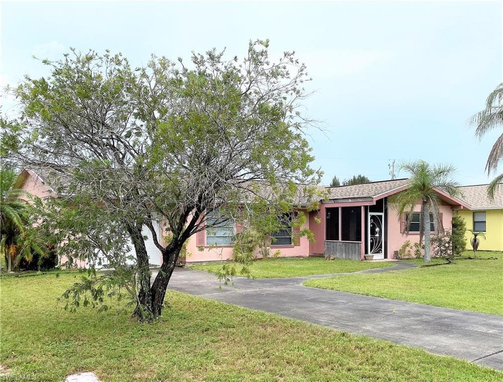 322 SW 23rd TER CAPE CORAL, FL 33991