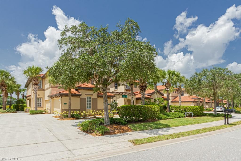 9244 Aviano DR 202 FORT MYERS, FL 33913