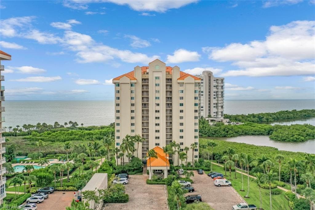 50 Seagate DR 203 NAPLES, FL 34103