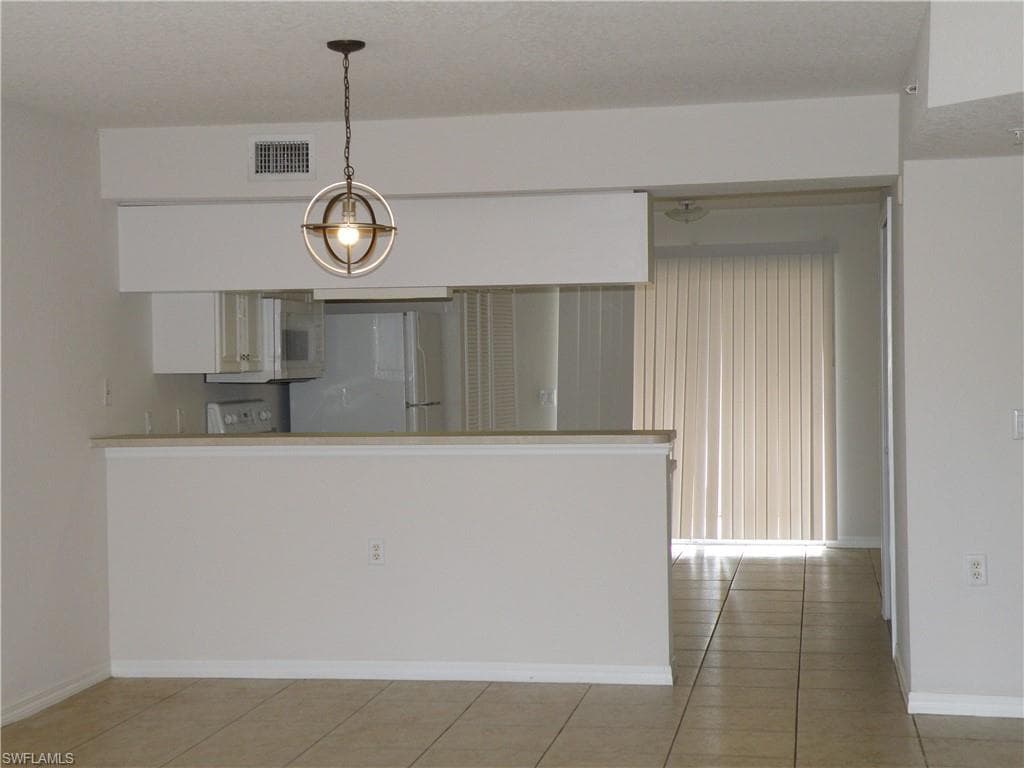 26700 Rosewood Pointe DR 104 BONITA SPRINGS, FL 34135