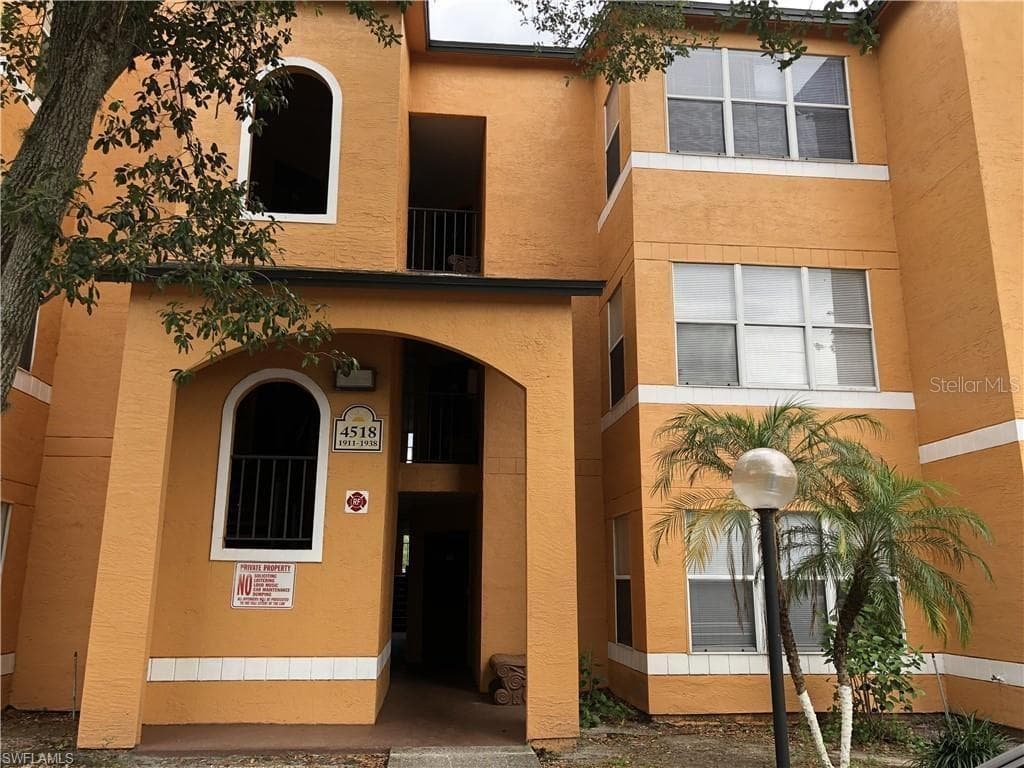 4518 Commander DR 1921 ORLANDO, FL 32822