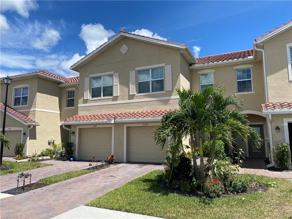 2750 Citrus ST NAPLES, FL 34120